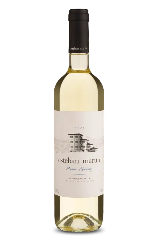 Garrafa de vinho branco Esteban Martín, blend Macabeo-Chardonnay, produto da Espanha, safra 2023